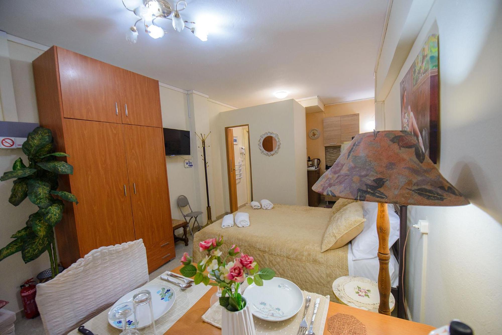 Georgia's Corfu Town Appartement *
